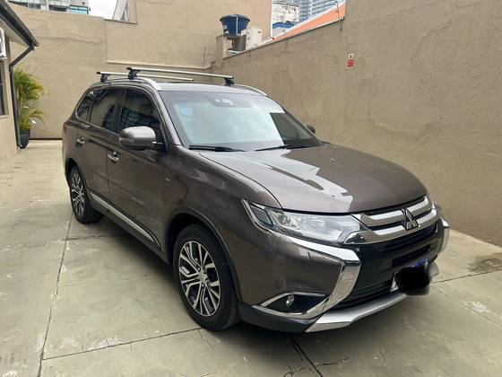 MITSUBISHI OUTLANDER 3.0 GT 4X4 V6 24V GASOLINA 4P AUTOMÁTICO